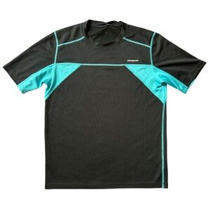Patagonia Men’s Black & Blue Short Sleeve Workout Shirt Size Small